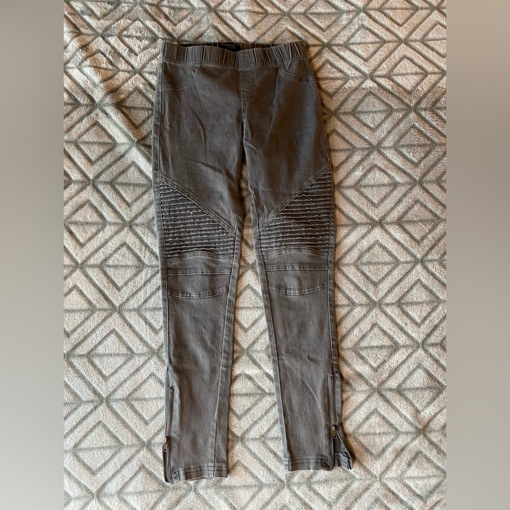 Gray Ribbed Legging